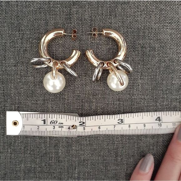 NWOT Zara Faux Pearl Hoop Statement Earrings - Picture 13 of 16
